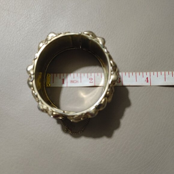 Vintage Vargus Gold Tone Mesh Floral Hinged Clasp Bangle Bracelet Safety Chain - Picture 5 of 10